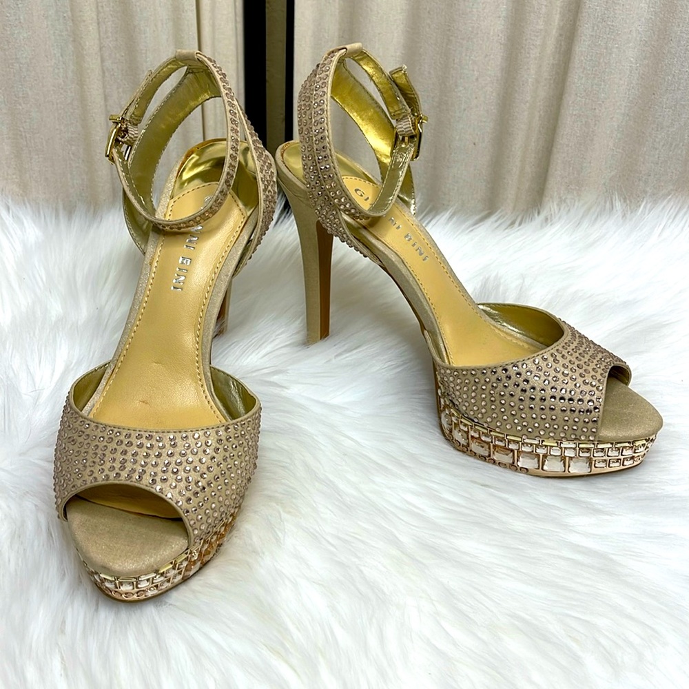 EUC- GIANNI BINI- ROSE GOLD- ISH  RHINESTONE PLATFORM STILETTOS  SIZE 7.5